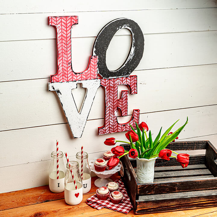 oversized love sign