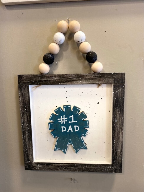 Dad interchangeable beaded frame