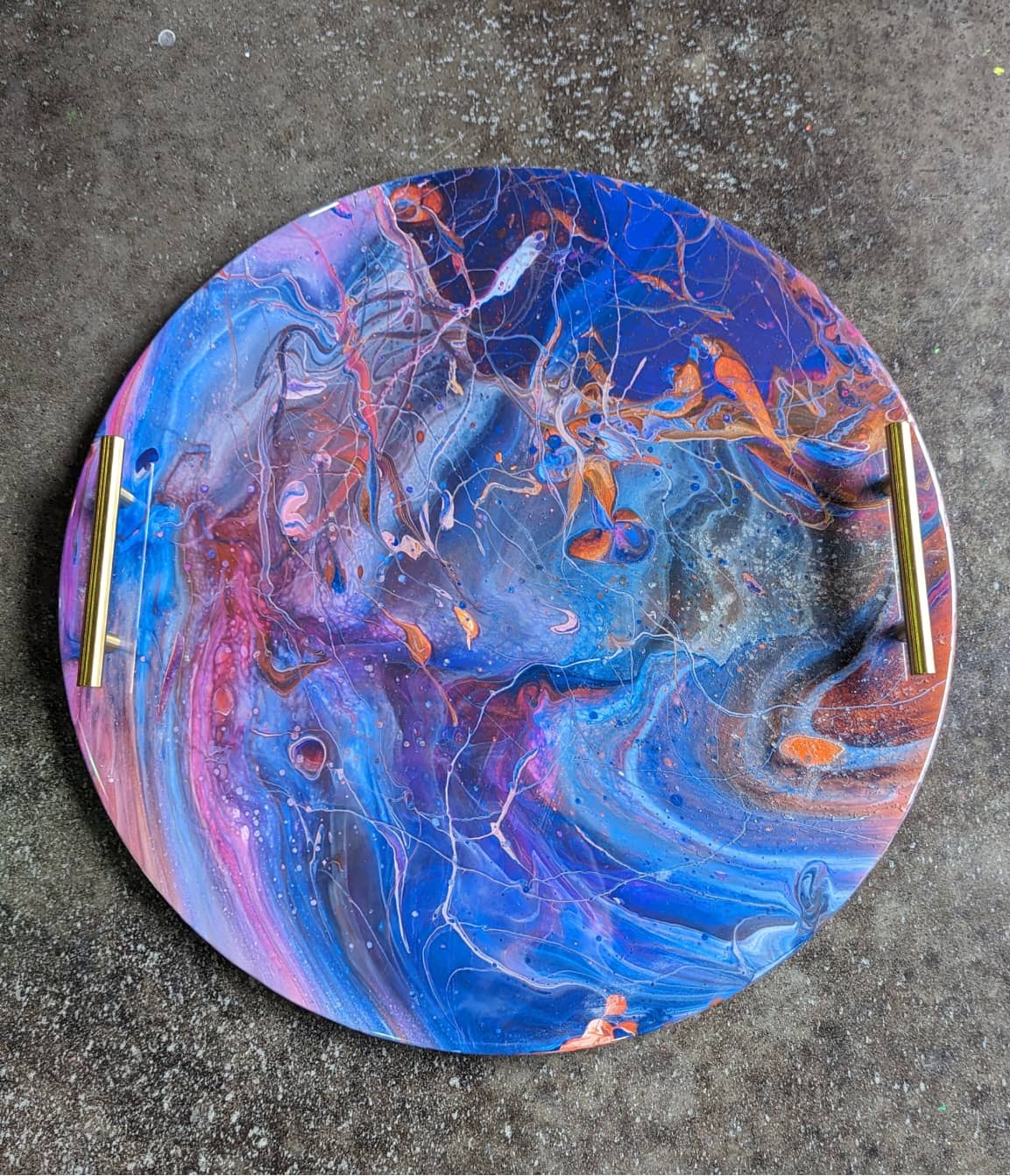 acrylic pour serving tray1
